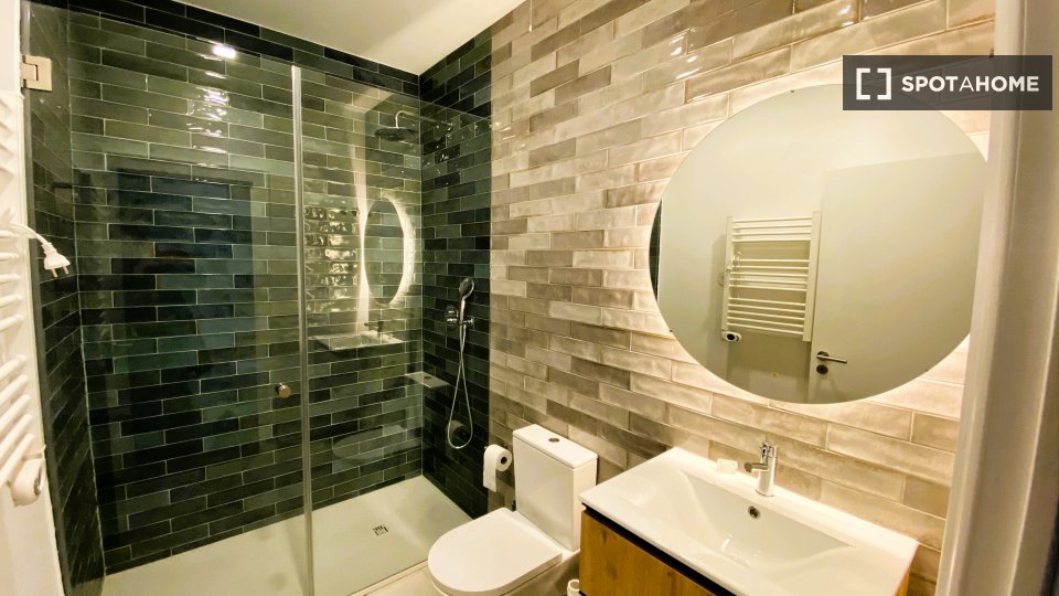 Apartment Lisbon, 2 beds, 70m² — photo 19