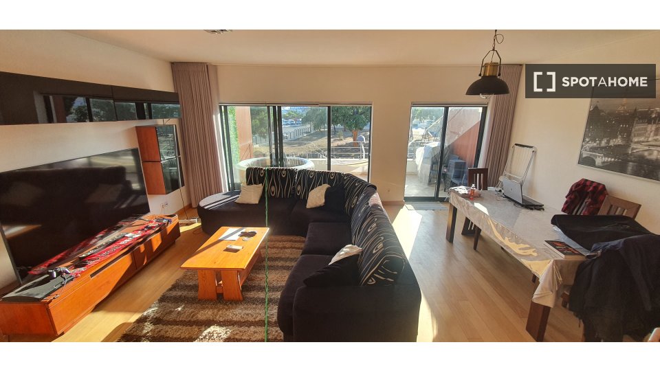 Double room Lisbon, 3 beds, 130m² — photo 4