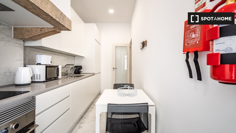 Apartment Lisbon, 3 beds — photo 11