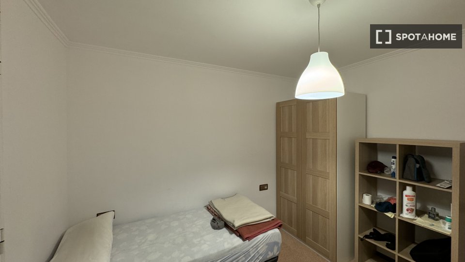 Double room Barcelona, 3 beds, 167m² — photo 12