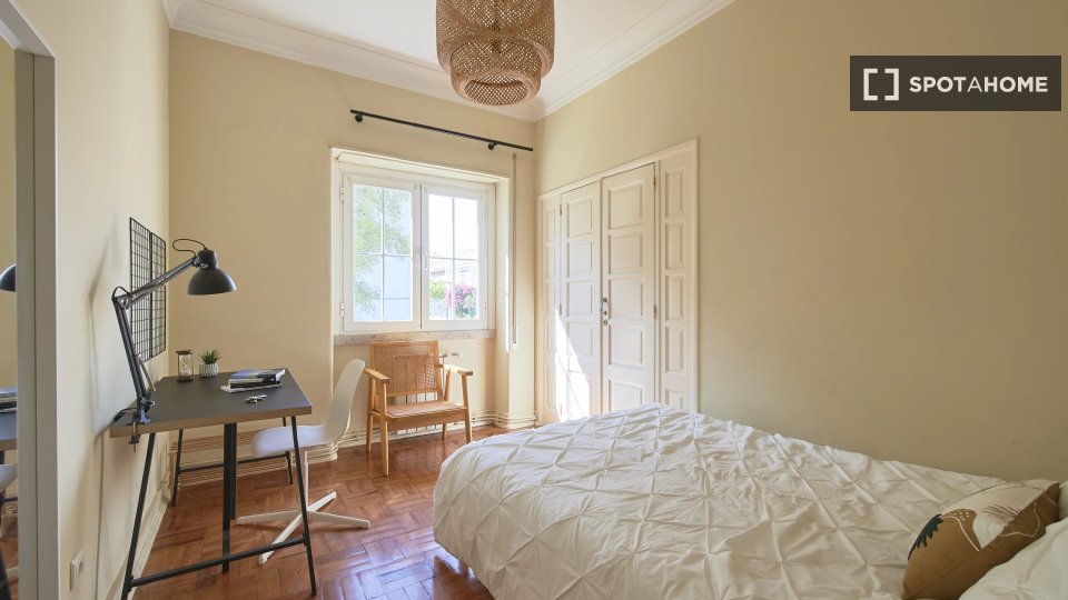 Double room Lisbon, 6 beds — photo 10