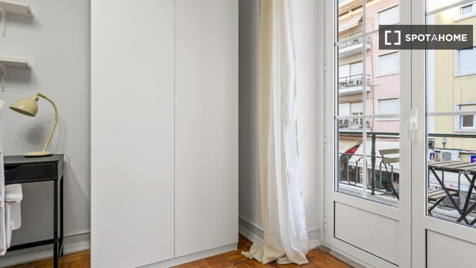 Double room Lisbon, 5 beds — photo 13