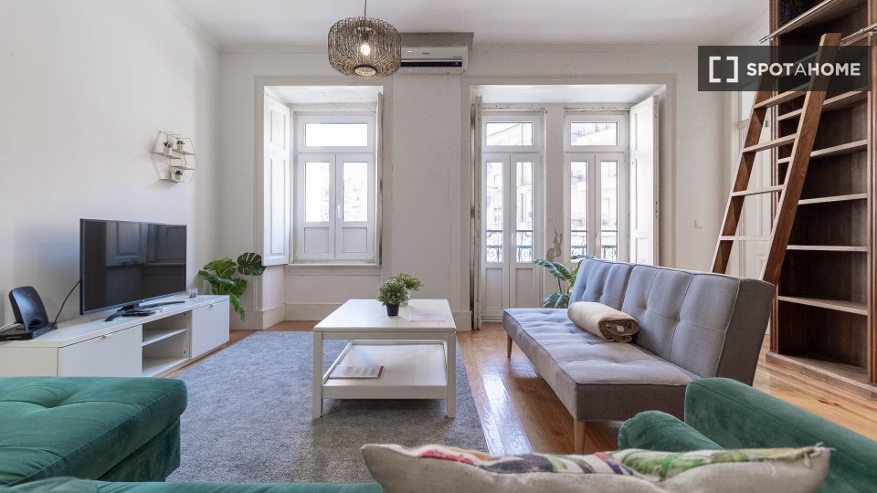 Apartment Lisbon, 2 beds, 75m² — photo 30