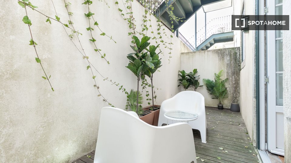 Apartment Lisbon, 2 beds — photo 37