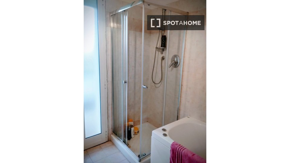 Double room Bologna, 1 bed, 16m² — photo 10