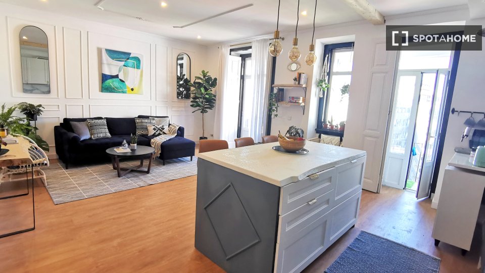 Apartment Lisbon, 3 beds, 110m² — photo 13