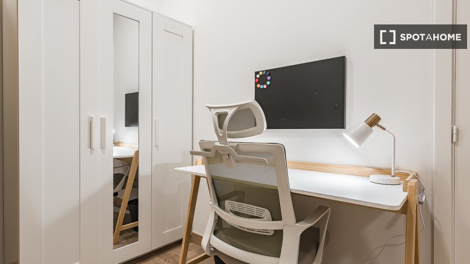 Double room Barcelona, 6 beds, 120m² — photo 78