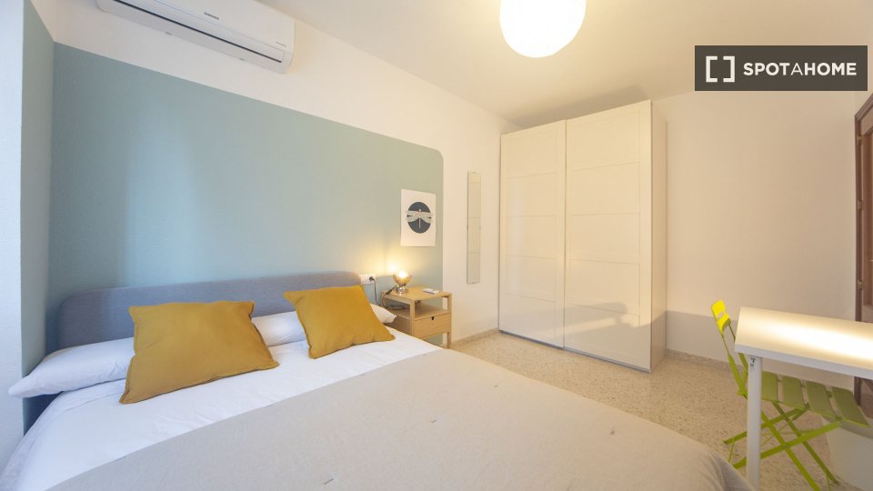Double room Granada, 4 beds — photo 15