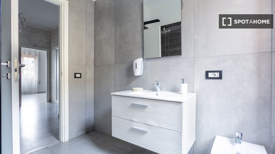 Double room Rome, 4 beds — photo 19