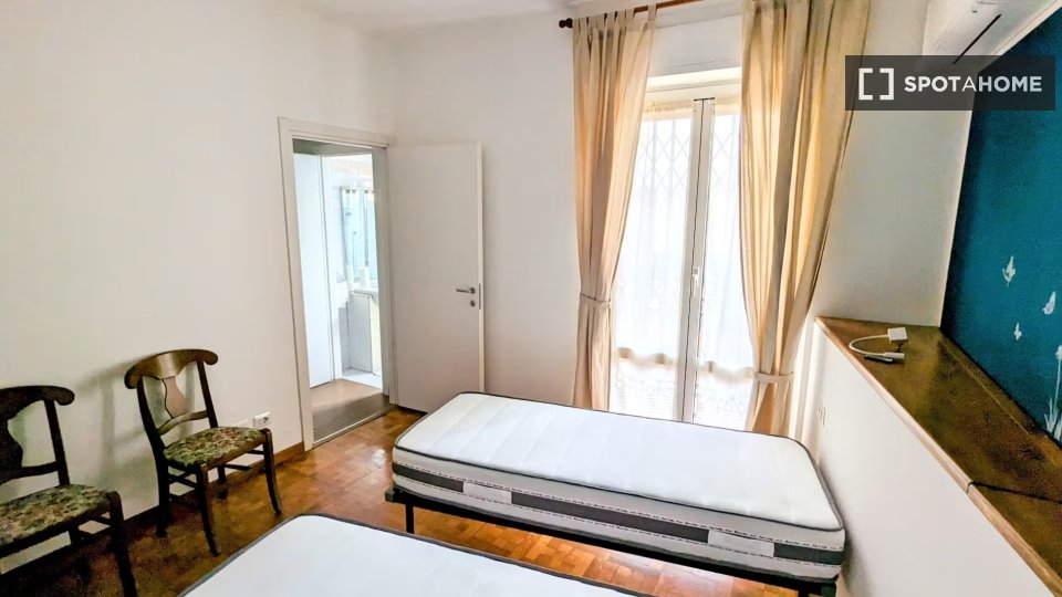 Double room Milan, 2 beds — photo 17