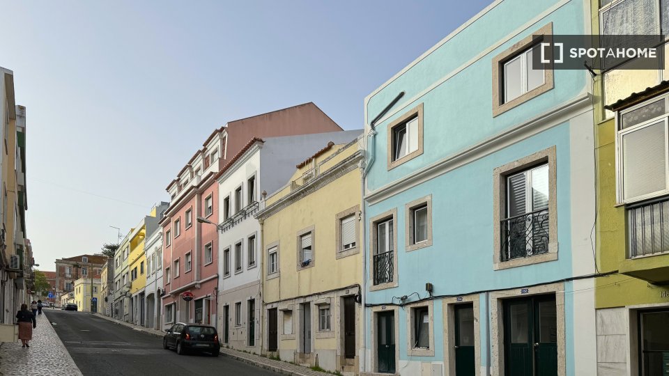 Apartment Lisbon, 1 bed, 51m² — photo 2