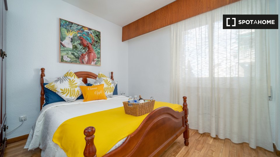 Double room Madrid, 4 beds, 50m² — photo 12