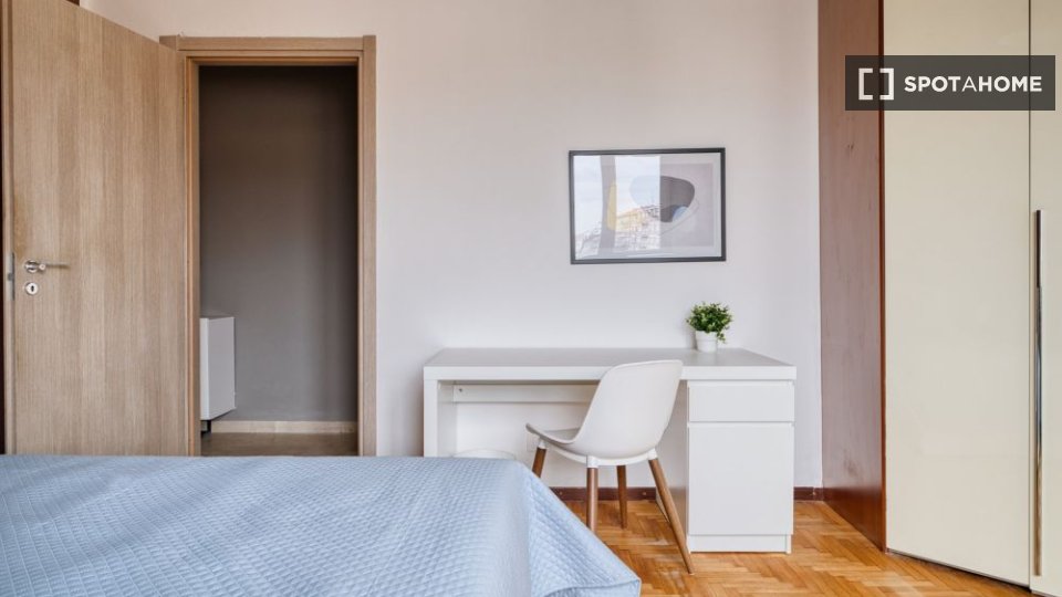 Double room Milan, 2 beds — photo 11