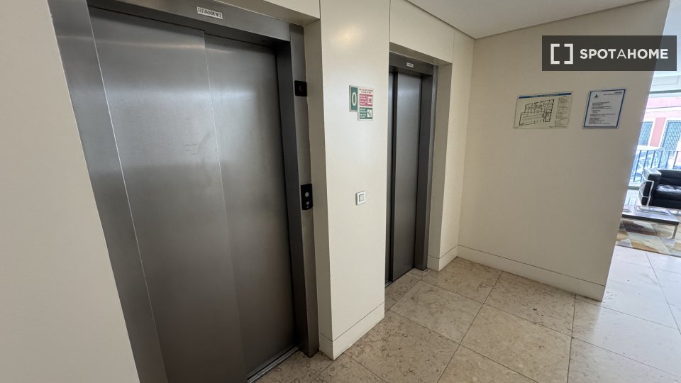 Apartment Lisbon, 1 bed — photo 8