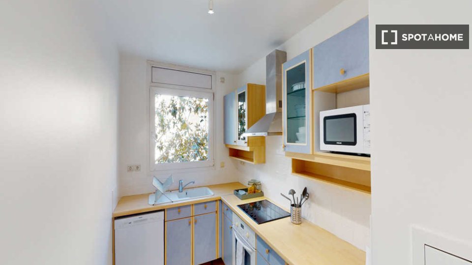Double room Paris, 4 beds, 90m² — photo 3