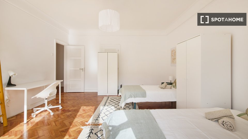 Double room Lisbon, 6 beds — photo 9