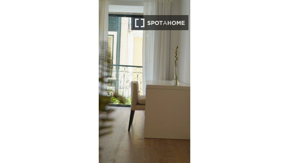 Apartment Lisbon, 3 beds, 135m² — photo 6