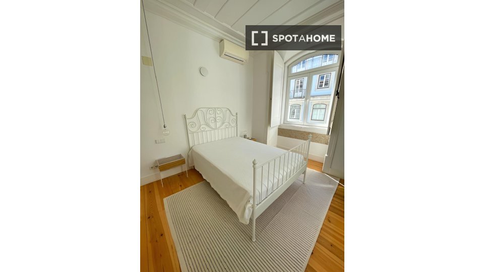 Apartment Lisbon, 2 beds, 104m² — photo 5
