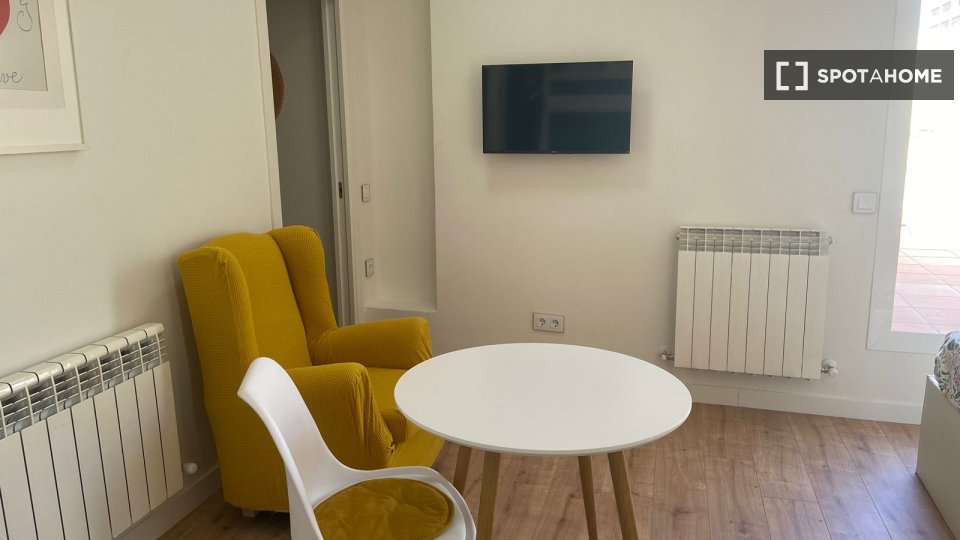 Double room Madrid, 3 beds — photo 6