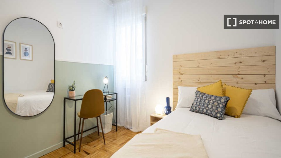 Double room Madrid, 5 beds — photo 32