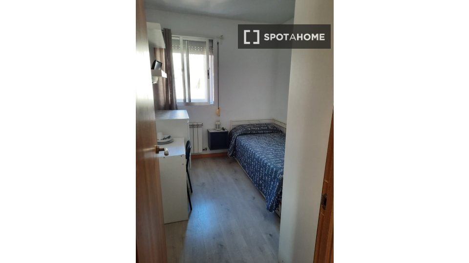 Habitación en alquiler en San Cristóbal, Madrid.