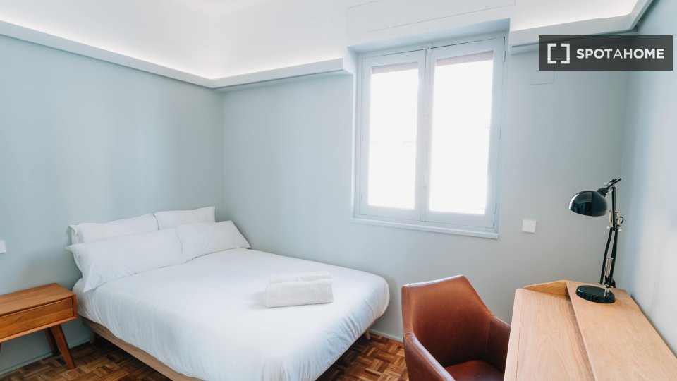 Double room Madrid, 6 beds, 542m² — photo 15