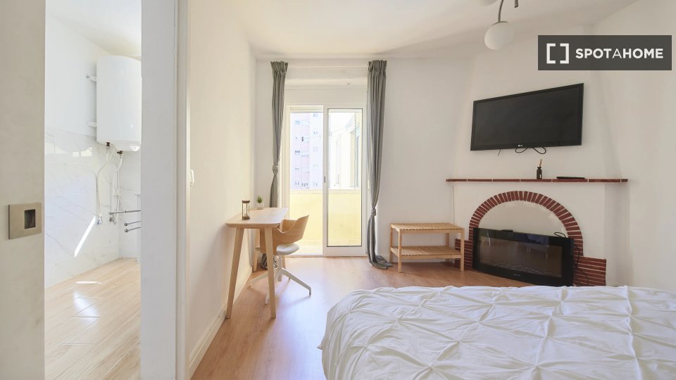 Double room Lisbon, 6 beds — photo 7