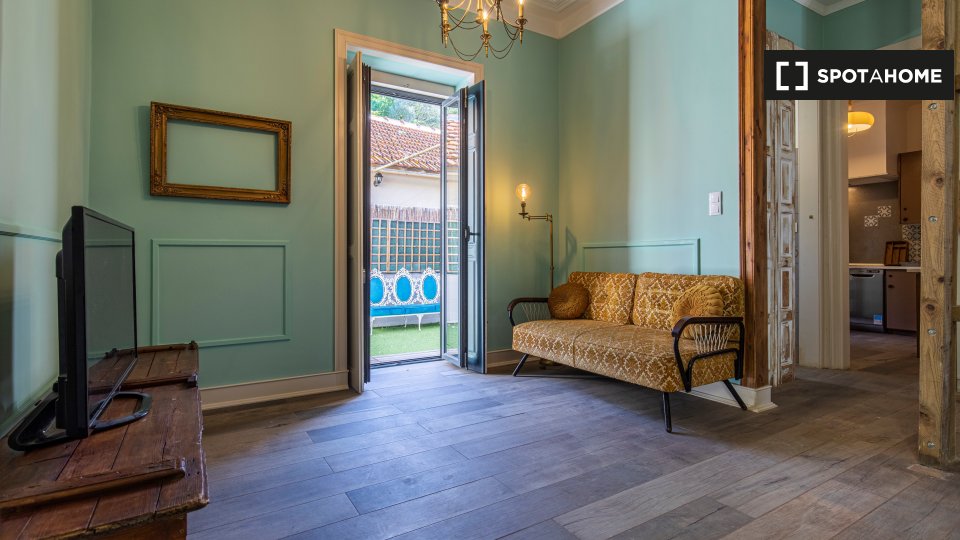 Apartment Lisbon, 3 beds, 160m² — photo 19