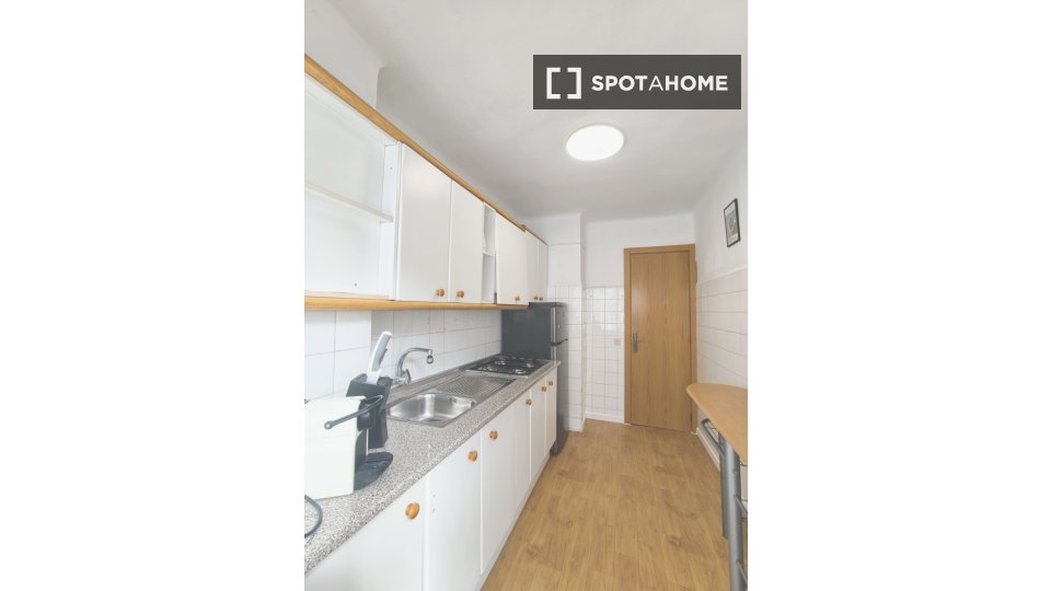 Double room Malaga, 3 beds, 79m² — photo 5