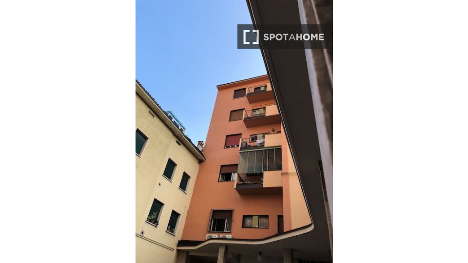 Double room Brescia, 5 beds — photo 18