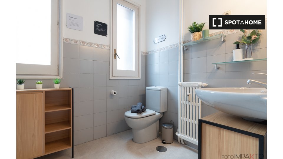Double room Madrid, 6 beds, 207m² — photo 14