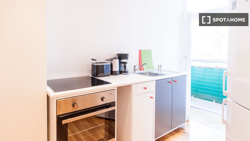 Double room Munich, 3 beds, 81m² — photo 13