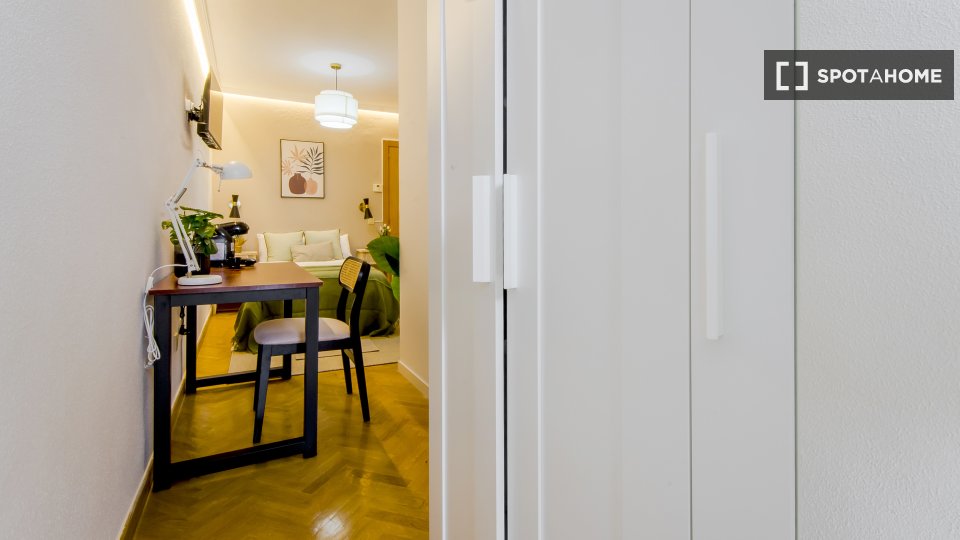 Double room Madrid, 5 beds — photo 18