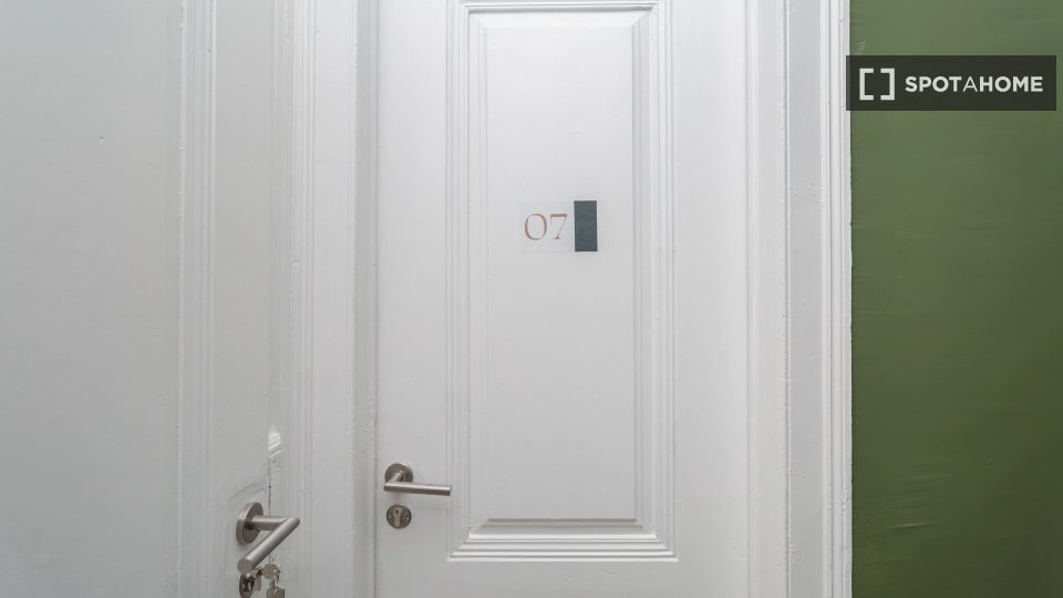 Double room Lisbon, 8 beds — photo 11