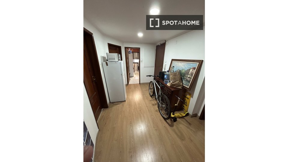 Double room Lisbon, 3 beds, 70m² — photo 7