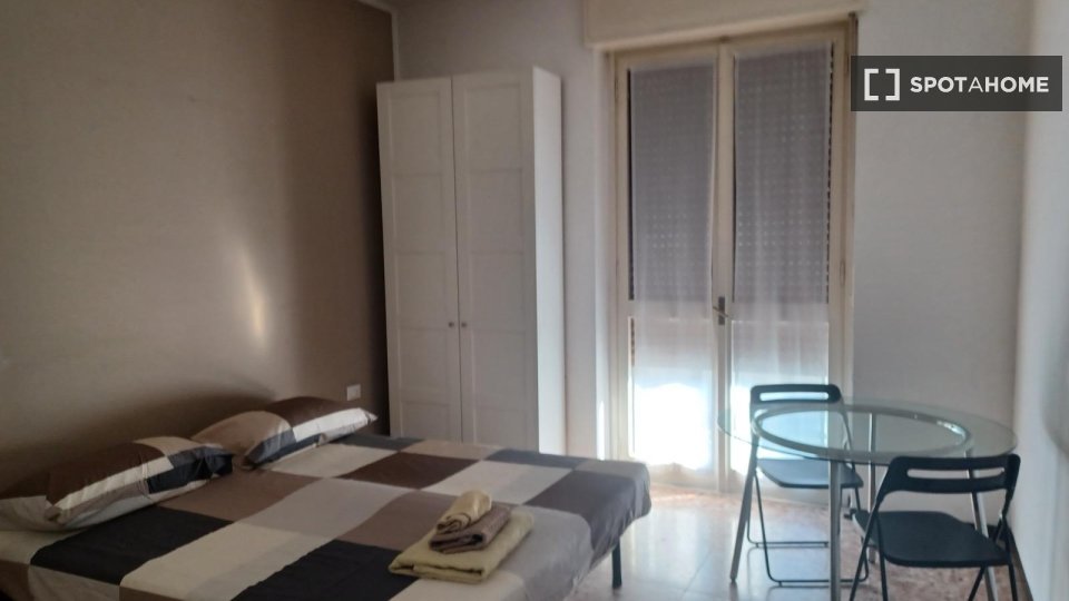 Double room Milan, 2 beds — photo 21