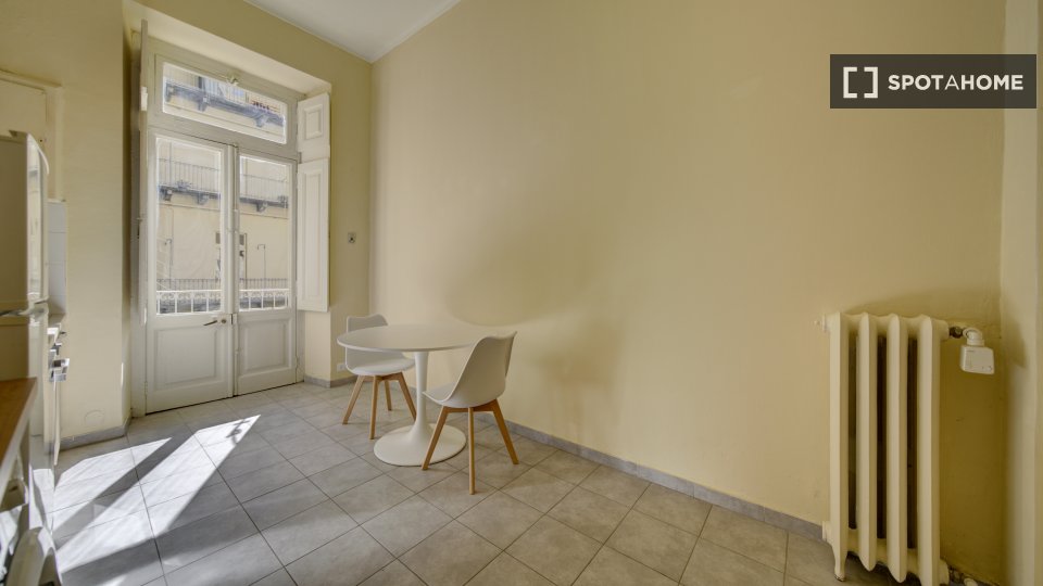 Apartment Turin, 1 bed, 79m² — photo 13
