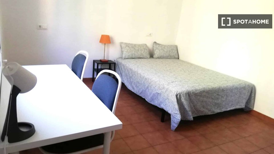 Double room Valencia, 3 beds — photo 6