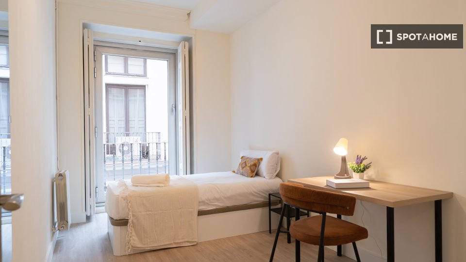 Double room Madrid, 9 beds — photo 4