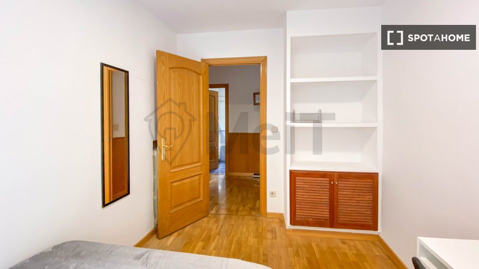 Double room Madrid, 5 beds — photo 16