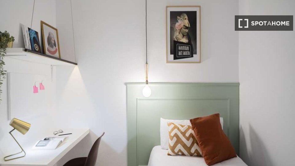 Double room Madrid, 68 beds, 2620m² — photo 20