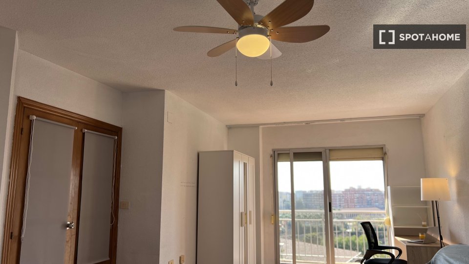 Double room Valencia, 5 beds — photo 14