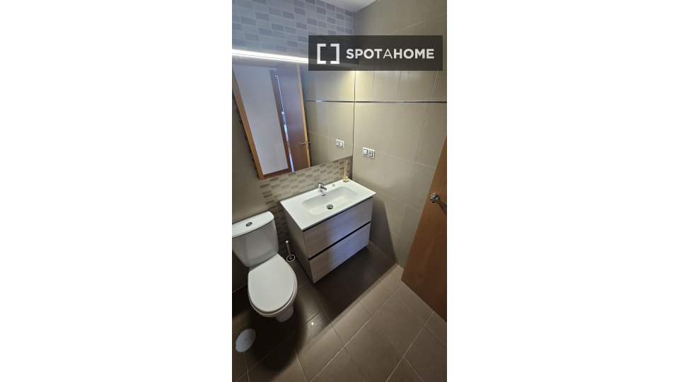 Double room Malaga, 3 beds, 80m² — photo 12