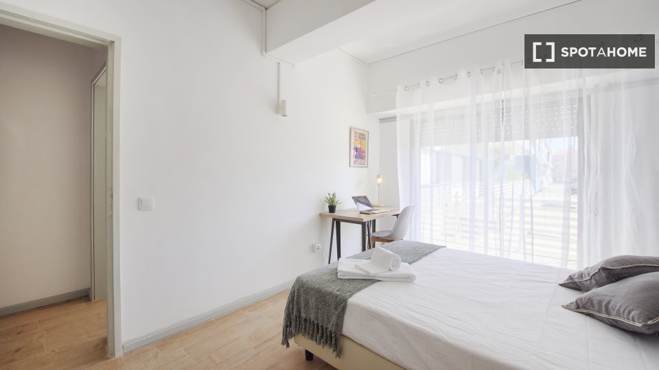 Double room Lisbon, 9 beds — photo 16