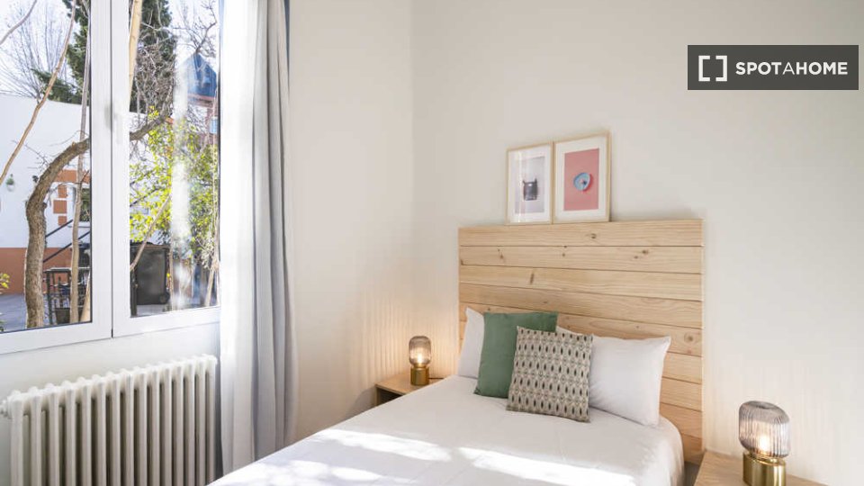 Double room Madrid, 17 beds — photo 42