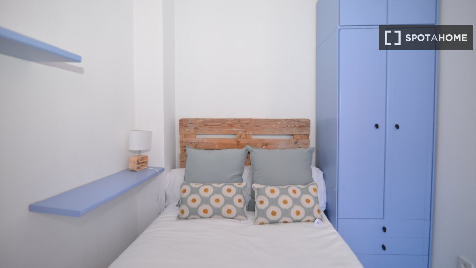 Double room Santander, 3 beds — photo 15