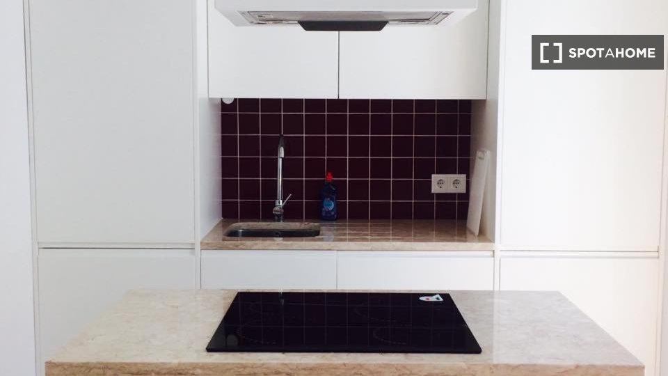 Apartment Lisbon, 2 beds — photo 16