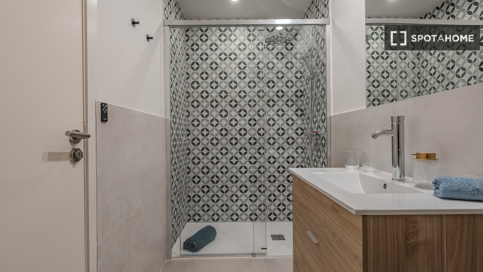 Double room Barcelona, 6 beds, 120m² — photo 90