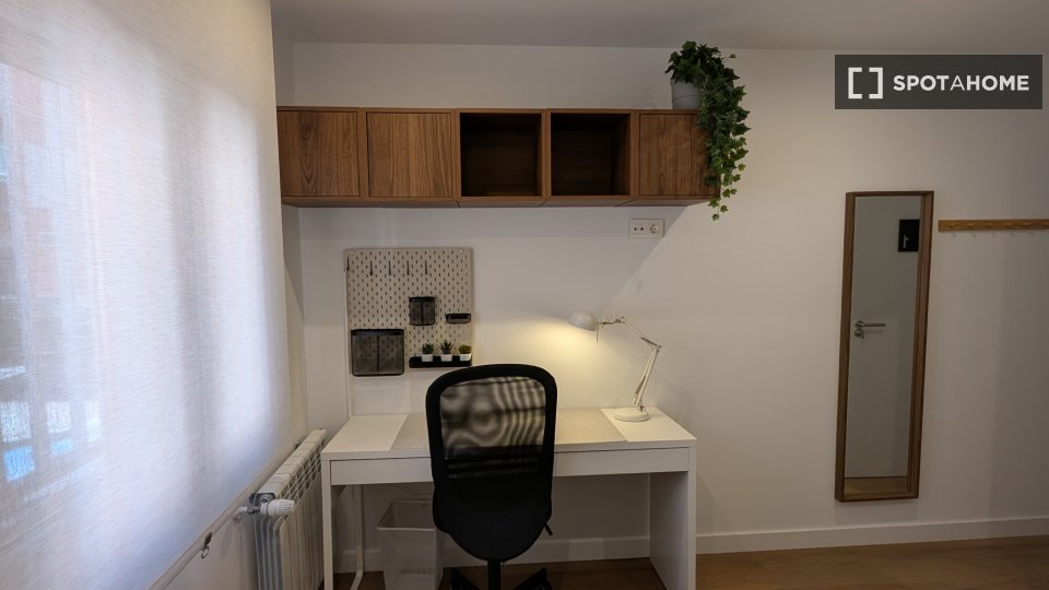 Double room Madrid, 5 beds — photo 17
