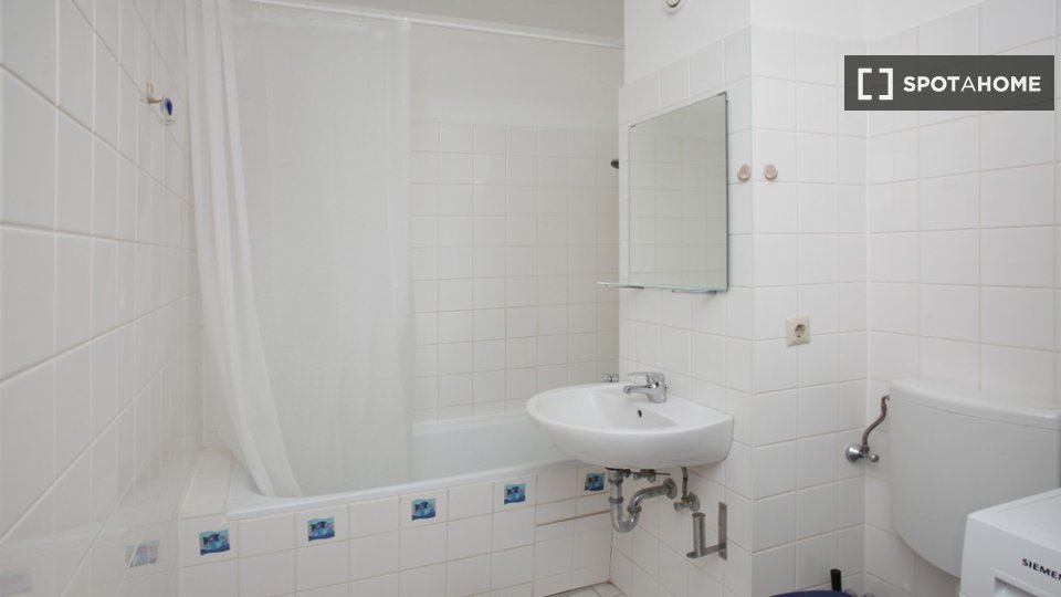 Double room Berlin, 3 beds — photo 8